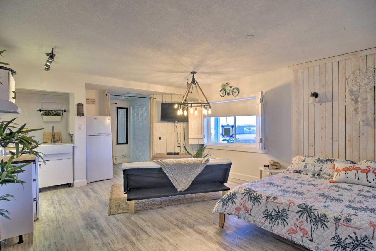 Idyllic Pass-A-Grille Studio - Walk To The Beach! St. Pete Beach Exterior photo